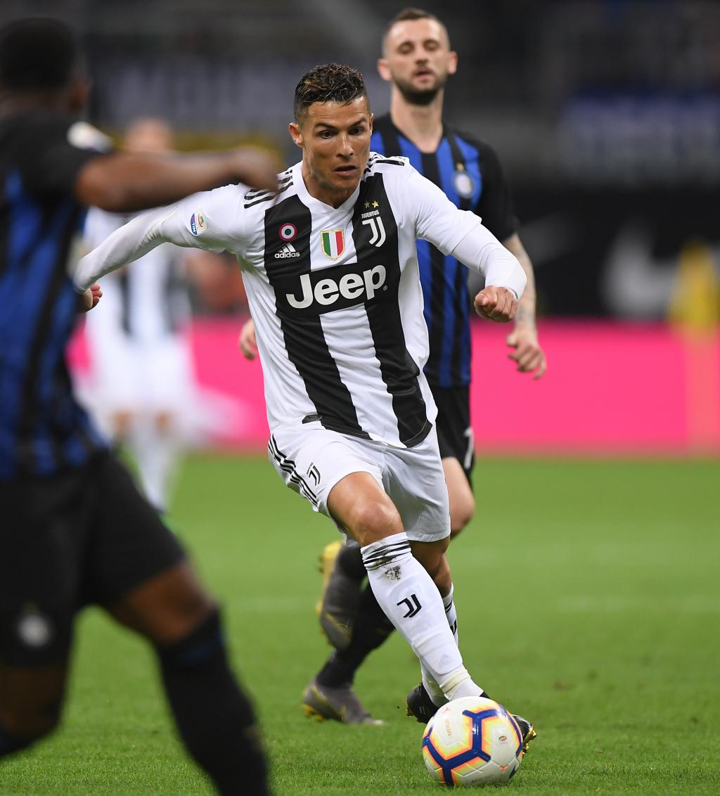 伯纳乌变装，现代化球场伯纳乌＂秒变＂橄榄球比赛场地