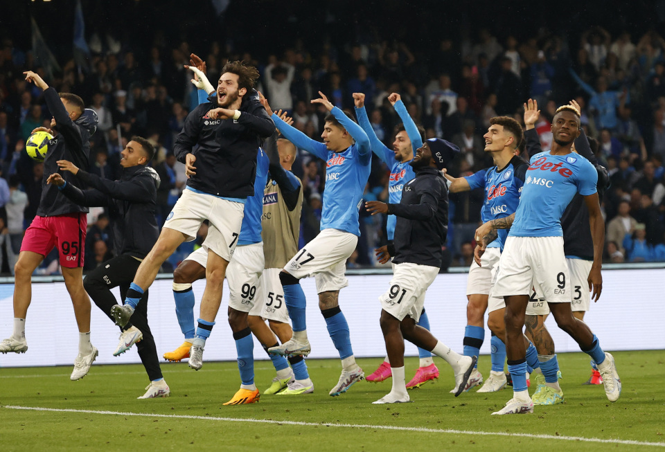 仅用398分钟就送出5次助攻！谢尔基效率超B费领跑英超（398分钟5助攻，谢尔基效率力压B费，登顶英超）