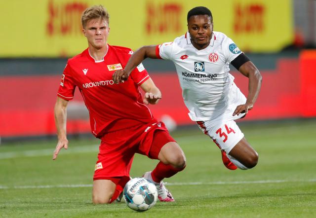 罗马3-1客胜克雷莫内塞登顶意甲，苏莱、埃文-弗格森、利马破门（罗马客场3-1力克克雷莫内塞登顶意甲，苏莱、埃文-弗格森与利马相继破门）