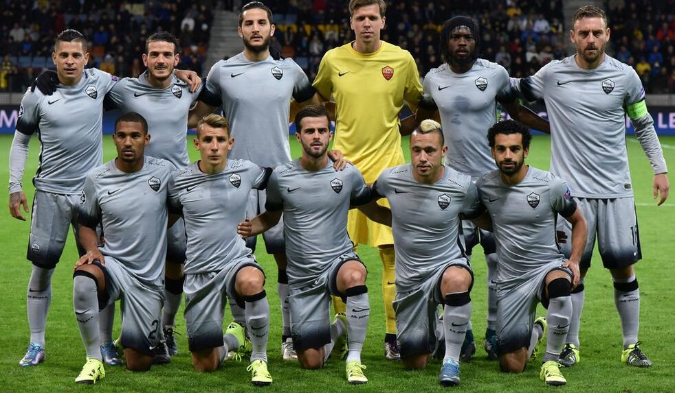 重返诺坎普首战，45157人现场观看巴萨vs毕尔巴鄂竞技（诺坎普回归首战，45157名球迷见证巴萨对阵毕尔巴鄂竞技）