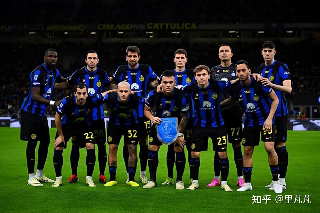 曼联冲击欧冠资格压力巨大（曼联争夺欧冠席位压力山大）