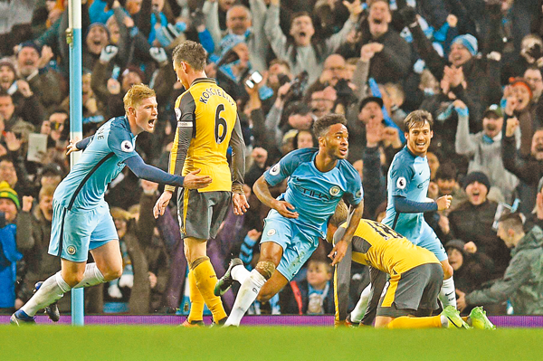 足球中超前锋获月最佳，进球效率惊人（中超锋霸当选月度最佳，破门效率爆表）