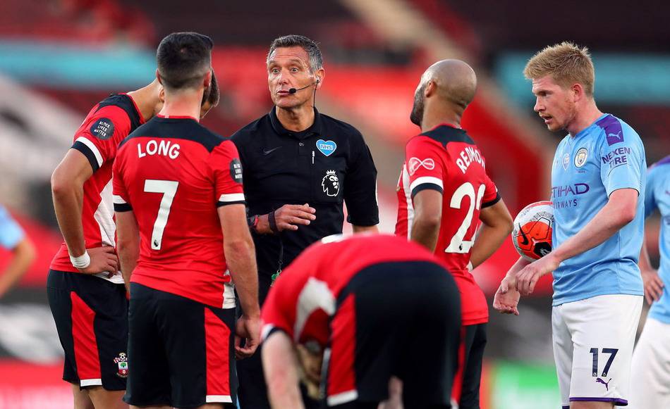 皮克：巴萨本赛季能竞争所有赛事的冠军，包括欧冠在内（皮克：本季巴萨有实力冲击各项锦标，欧冠也不例外）