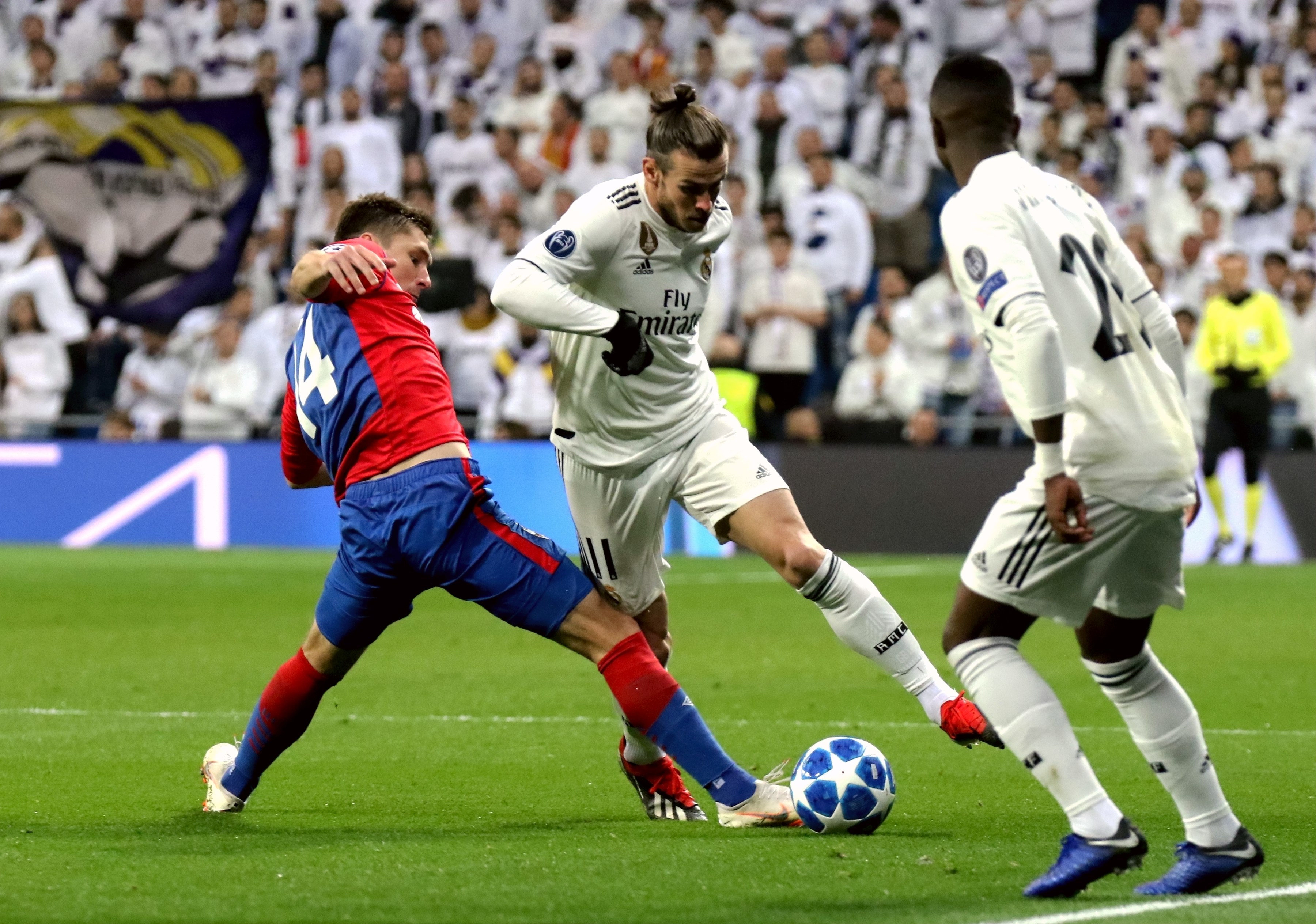 京媒：之前受伤的李磊今天参与国安赛前训练，冯博轩因伤缺席（京媒：李磊伤后今日随国安参加赛前训练，冯博轩因伤未参加）