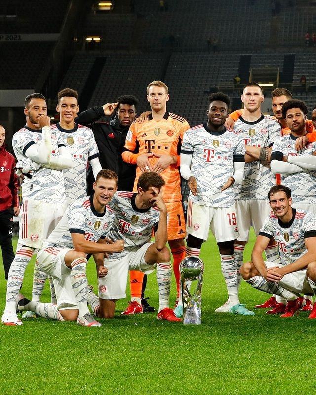 另一个半球的思念，奥斯卡晒出在家观看海港亚冠比赛照片（远隔半球仍心系海港，奥斯卡在家观战亚冠晒照）