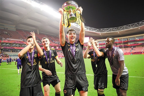 阿隆索命悬一线！皇马主席不满现代足球理念，欧冠生死战或成转折点（皇马主席不满现代足球理念，阿隆索前景岌岌可危：欧冠生死战或成关键转折）