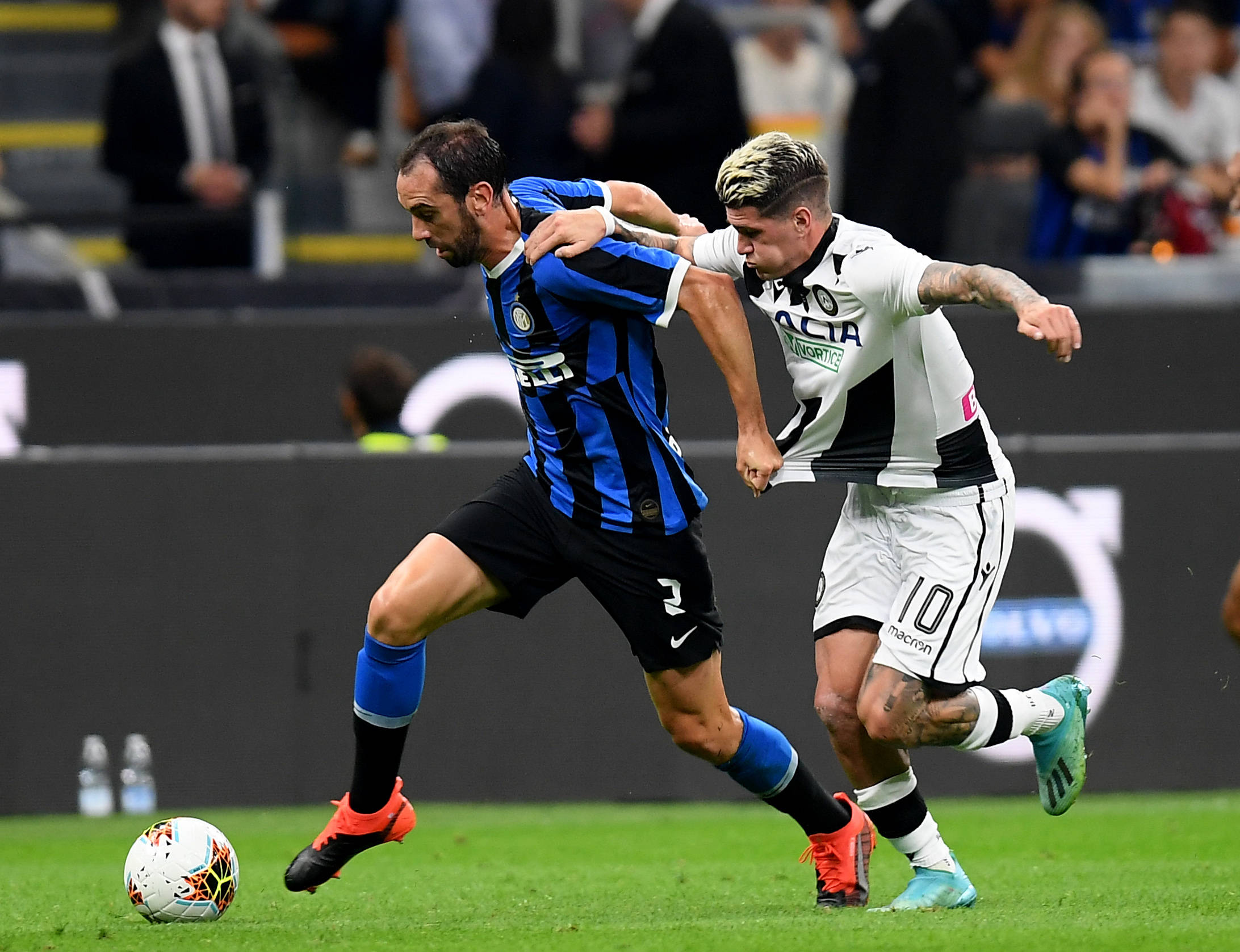 欧洲杯备战消息，各队调整阵容（欧洲杯赛前动态：各队纷纷调整阵容）