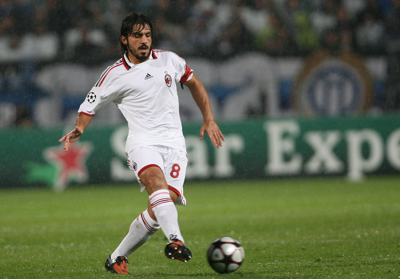 极速飞驰！25岁哈兰德狂轰英超百球，即将超越德罗巴和C罗（25岁哈兰德英超百球在手，风驰电掣，剑指超越德罗巴与C罗）