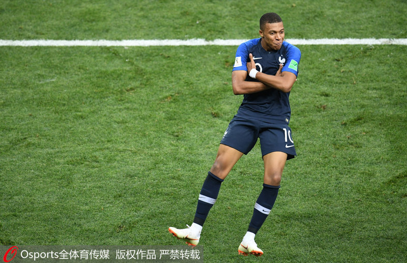 记者：恩德里克1月租借去里昂，正筹备搬家但皇马告知先等等