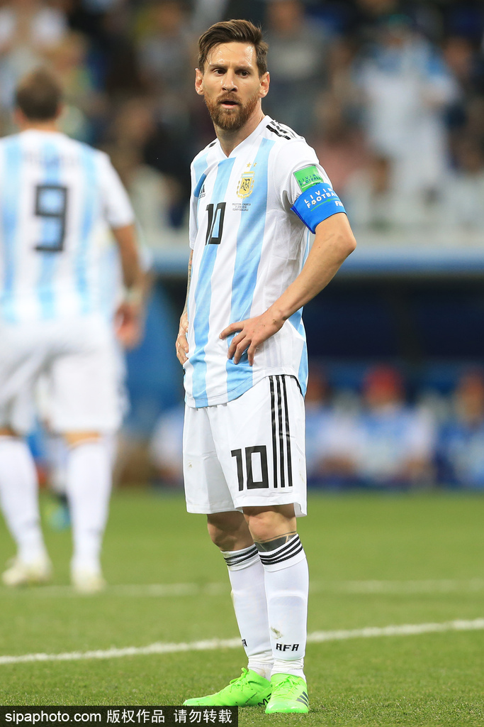 摩洛哥主帅：阿什拉夫揭幕战可能会登场，也可能不会（摩洛哥主帅：阿什拉夫揭幕战出场与否未定）