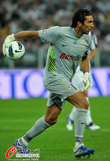 创纪录！弗拉格成NBA历史最年轻的连续3场得分20+球员（弗拉格刷新纪录：NBA史上最年轻连砍三场20+）