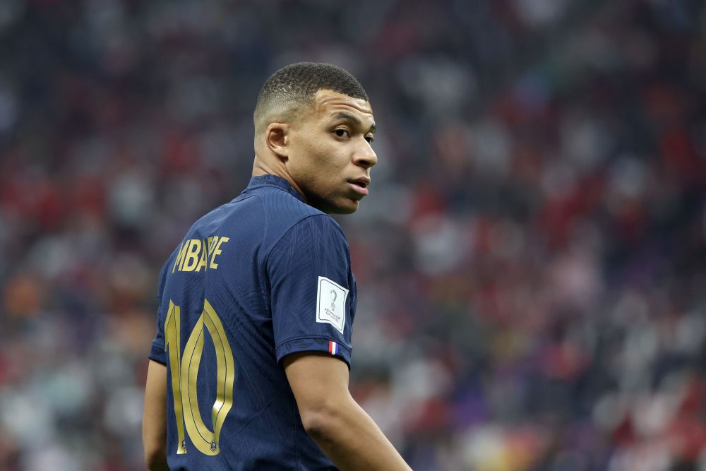 🎮DK 2-2 T1：Peyz泽丽再献完美发挥，T1速推拖入决胜局（DK与T1战成2-2：Peyz泽丽再度神勇，T1速推逼入决胜局）