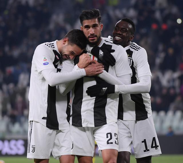 利物浦萨拉赫任意球破门锁定胜局（萨拉赫任意球建功，利物浦锁定胜利）