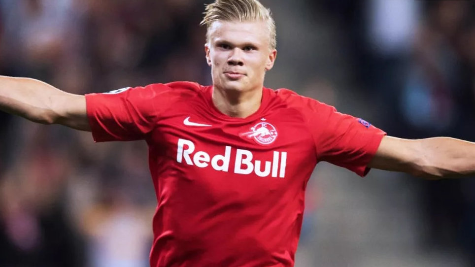 大连球迷给李昂留言寻求“信号”和“定心丸”，李昂点赞了（大连球迷向李昂留言求“信号”和“定心丸”，李昂已点赞）