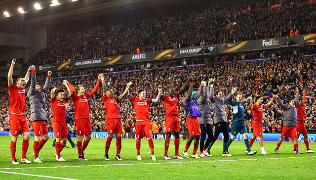 这队的进攻流畅得不像话（这支球队的进攻如行云流水）