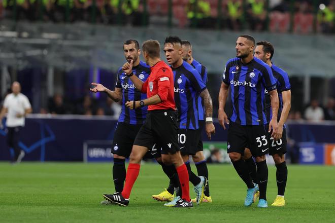 勇士最该送走的人是他！从恶汉变“嘴炮” 没库里就玩不转（离开库里就掉链子！勇士最该处理的人选：昔日硬汉沦为嘴炮）